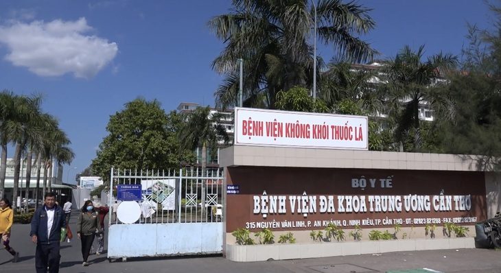 Nhiều vụ việc người nhà bệnh nhân phản ánh về thái độ của bảo vệ  Bệnh viện Đa khoa trung ương Cần Thơ - Ảnh: T. LŨY